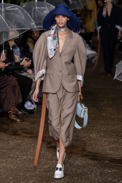Look 7
